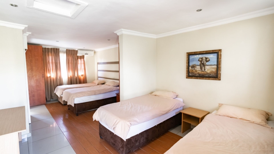  Bedroom Property for Sale in Glen Austin Gauteng