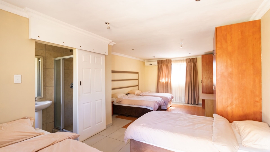  Bedroom Property for Sale in Glen Austin Gauteng