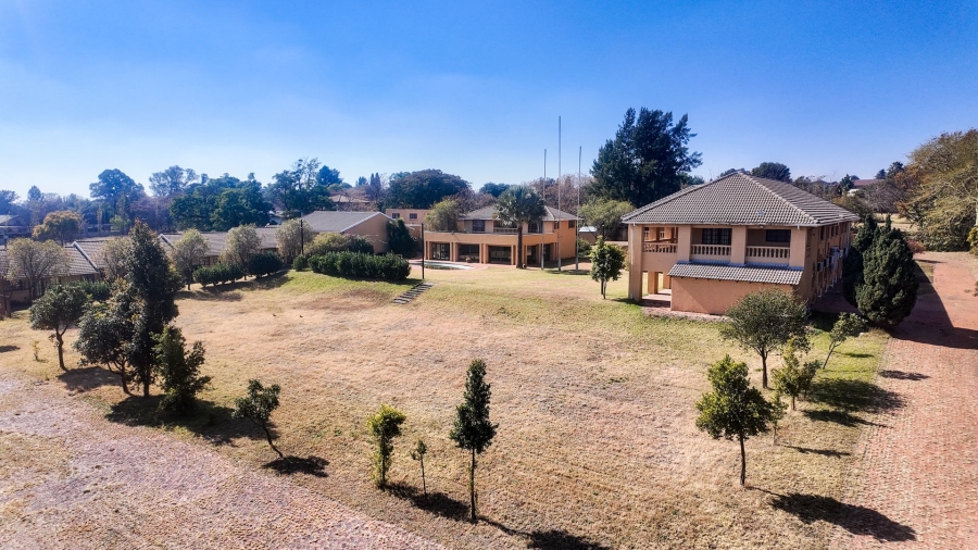  Bedroom Property for Sale in Glen Austin Gauteng