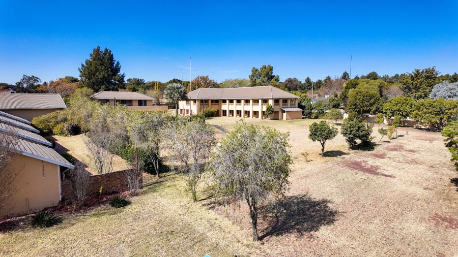  Bedroom Property for Sale in Glen Austin Gauteng