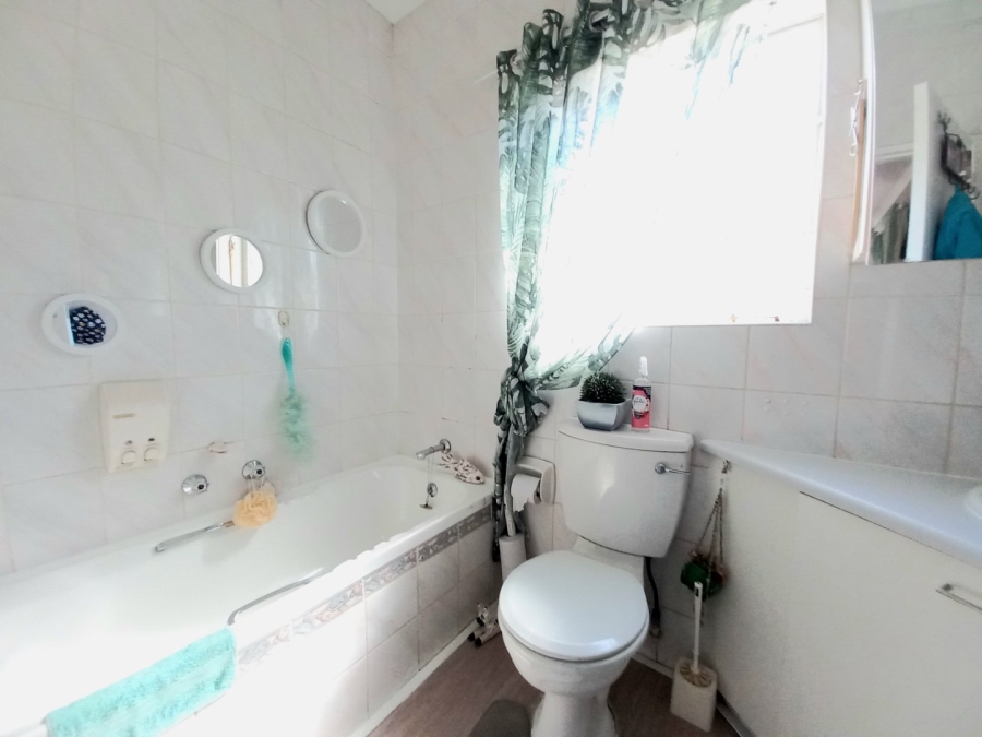 3 Bedroom Property for Sale in Eden Glen Gauteng