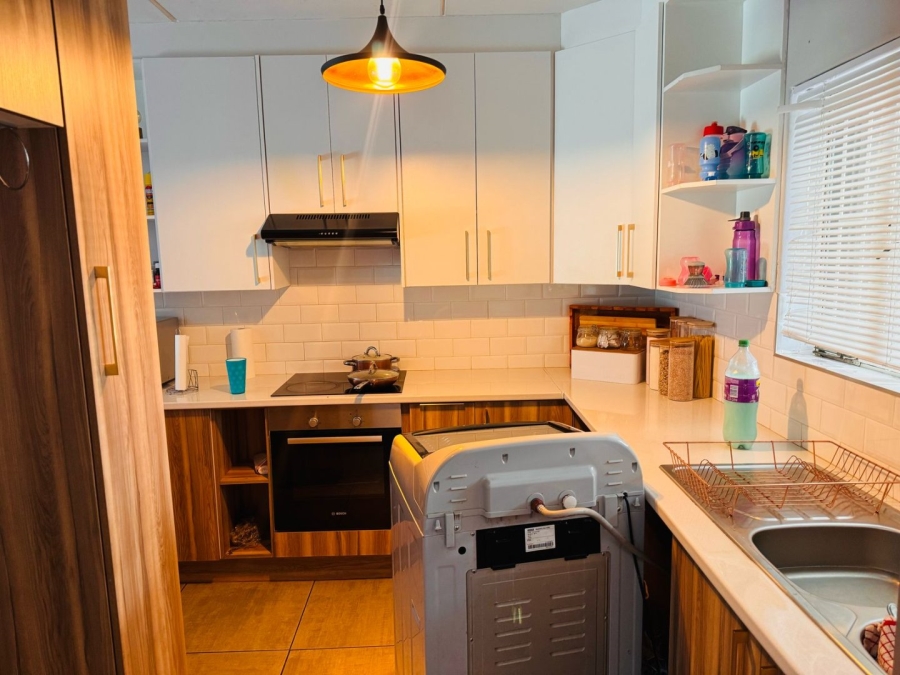 2 Bedroom Property for Sale in Bloubosrand Gauteng