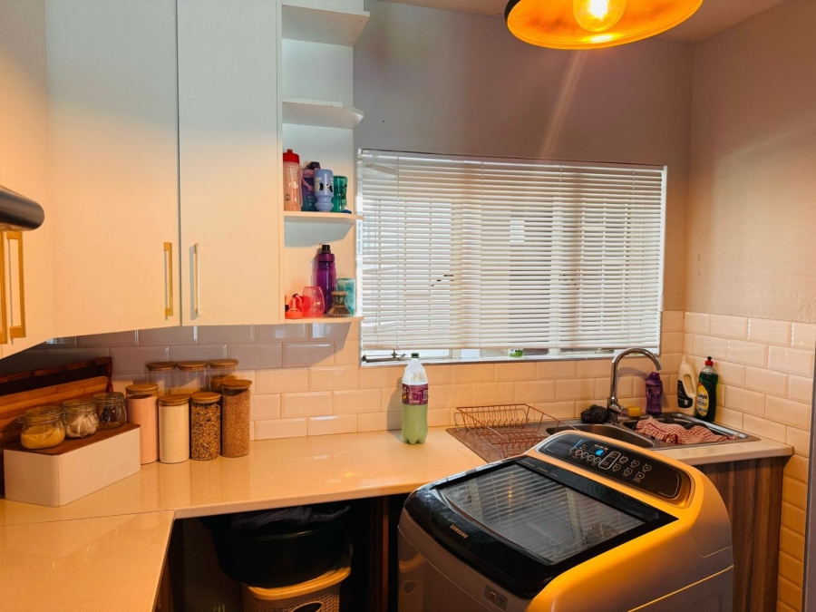 2 Bedroom Property for Sale in Bloubosrand Gauteng