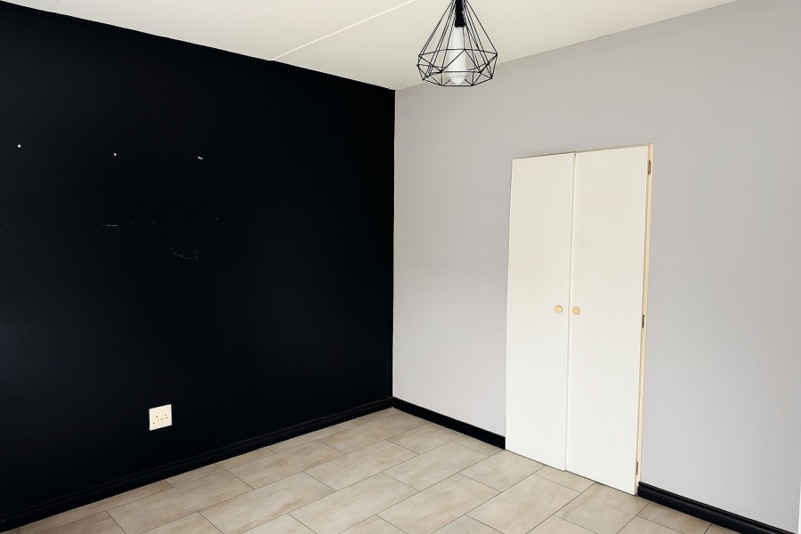 2 Bedroom Property for Sale in Bloubosrand Gauteng