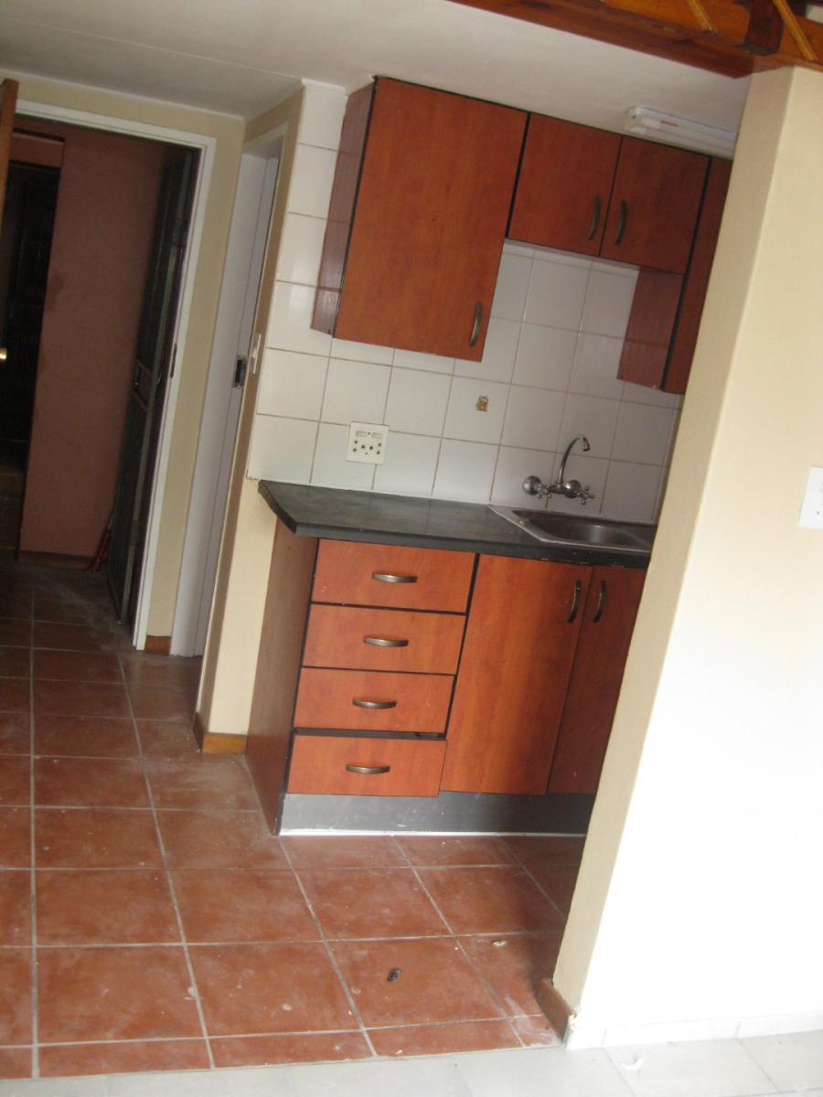 To Let 1 Bedroom Property for Rent in Riviera Gauteng