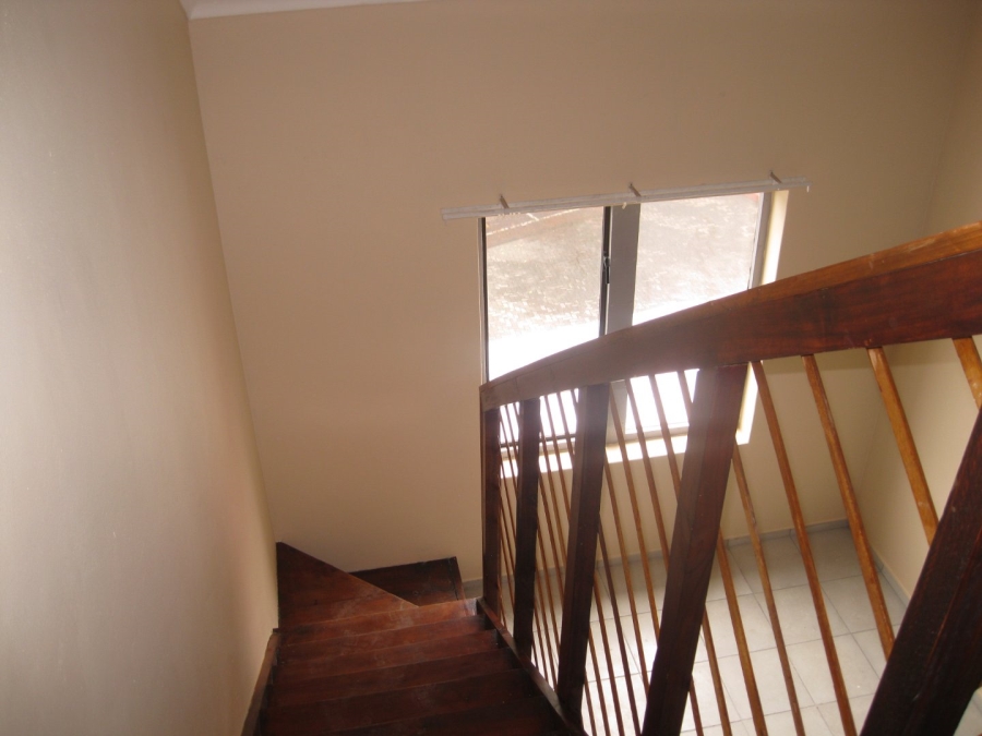 To Let 1 Bedroom Property for Rent in Riviera Gauteng