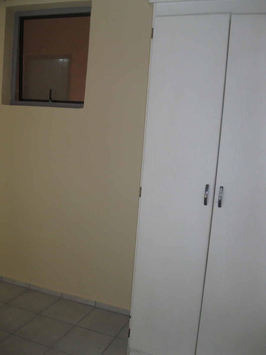 To Let 1 Bedroom Property for Rent in Riviera Gauteng
