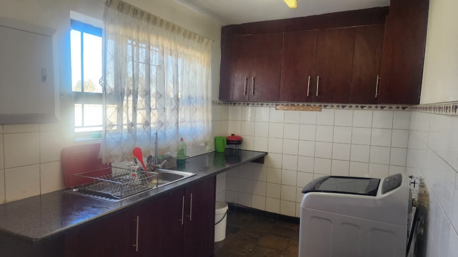  Bedroom Property for Sale in Glen Austin Gauteng