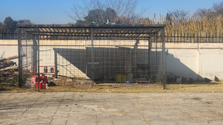  Bedroom Property for Sale in Glen Austin Gauteng