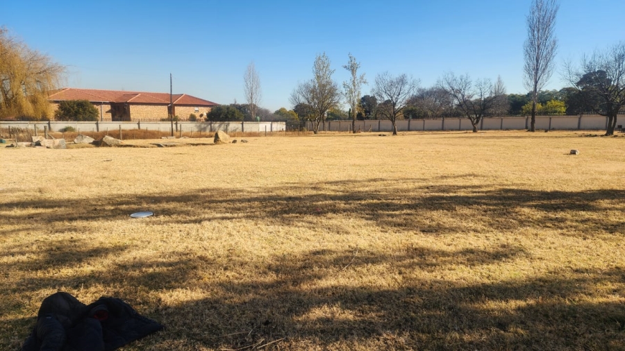  Bedroom Property for Sale in Glen Austin Gauteng