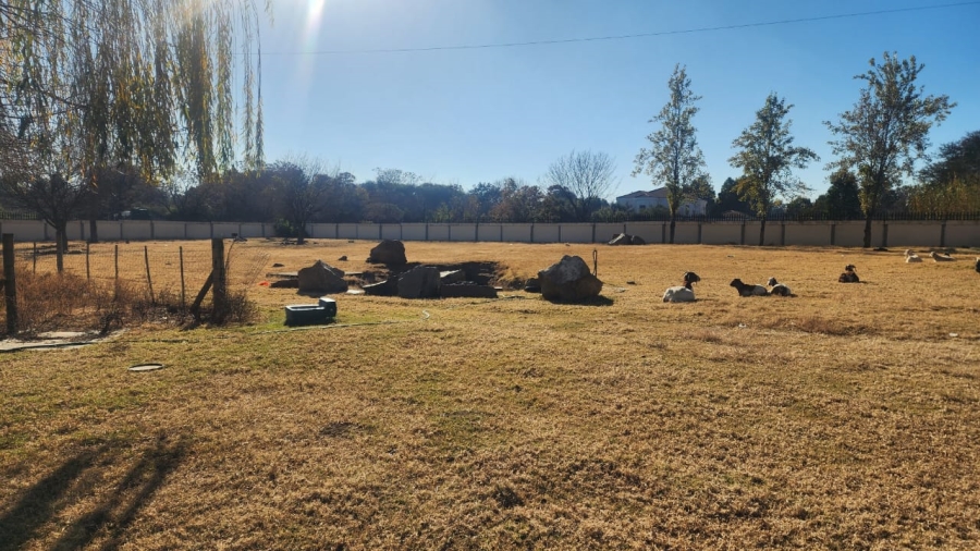  Bedroom Property for Sale in Glen Austin Gauteng