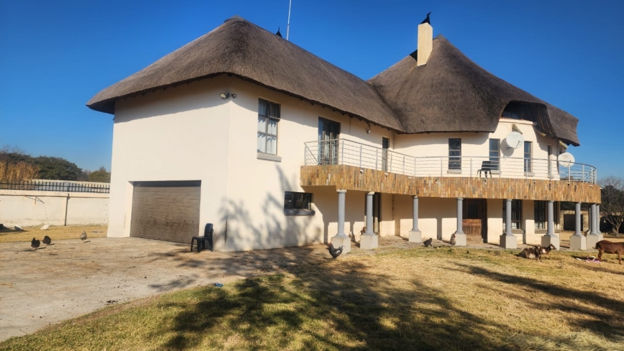  Bedroom Property for Sale in Glen Austin Gauteng