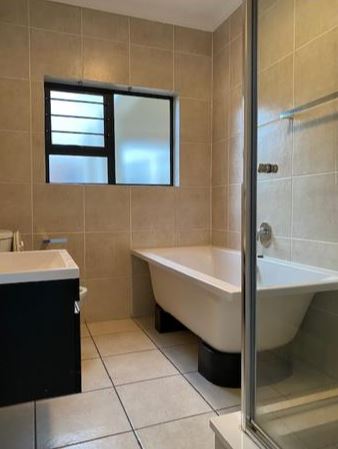 3 Bedroom Property for Sale in Greenstone Hill Gauteng