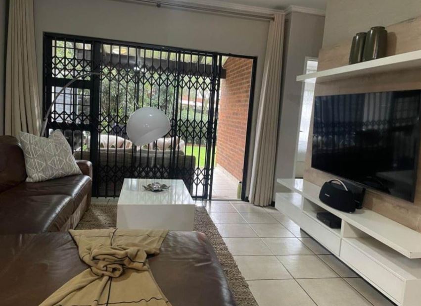 3 Bedroom Property for Sale in Greenstone Hill Gauteng