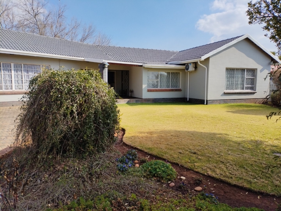 3 Bedroom Property for Sale in Selection Park Gauteng