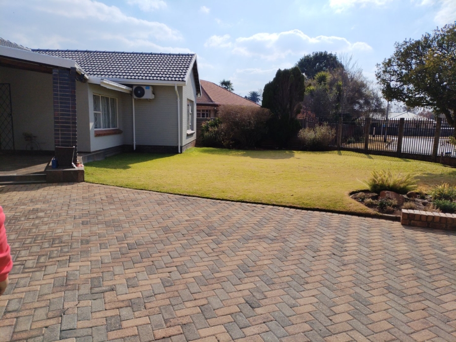 3 Bedroom Property for Sale in Selection Park Gauteng