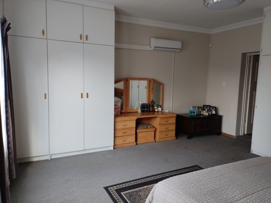 3 Bedroom Property for Sale in Selection Park Gauteng