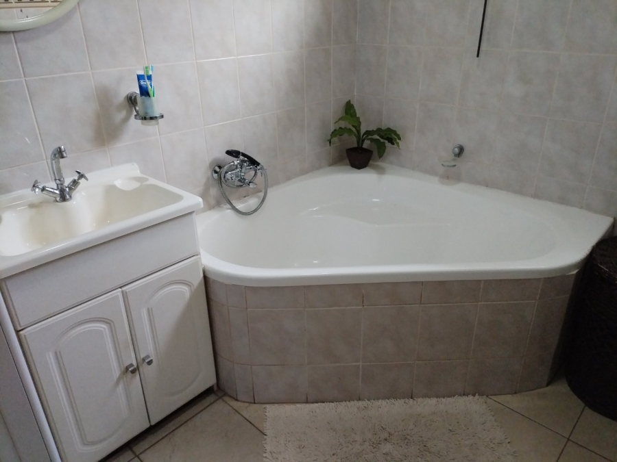 3 Bedroom Property for Sale in Selection Park Gauteng
