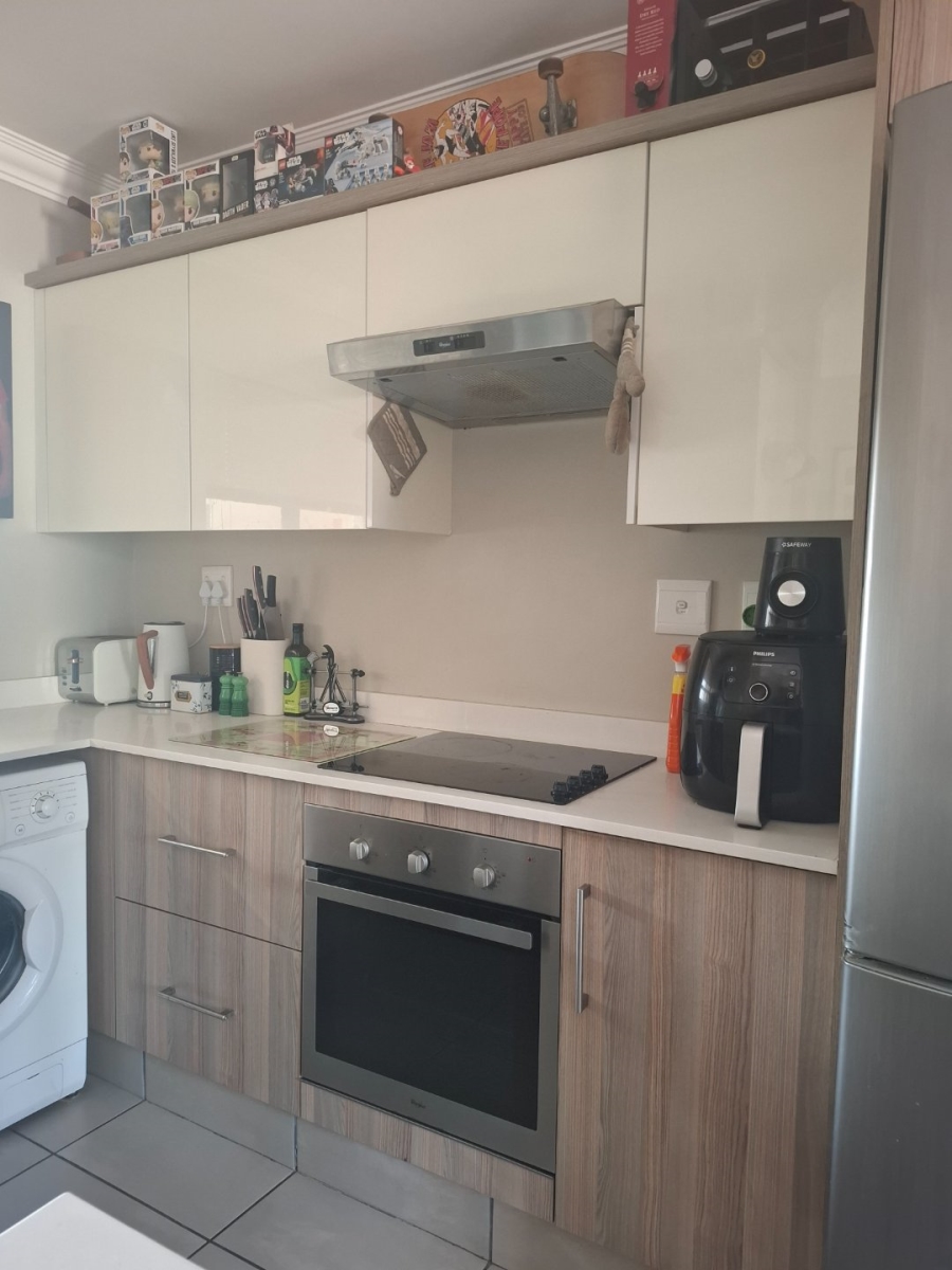 To Let 2 Bedroom Property for Rent in Die Hoewes Gauteng