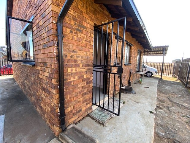 To Let 2 Bedroom Property for Rent in Kwa Thema Gauteng