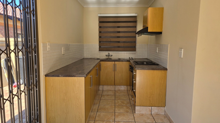 To Let 2 Bedroom Property for Rent in Fulcrum Gauteng