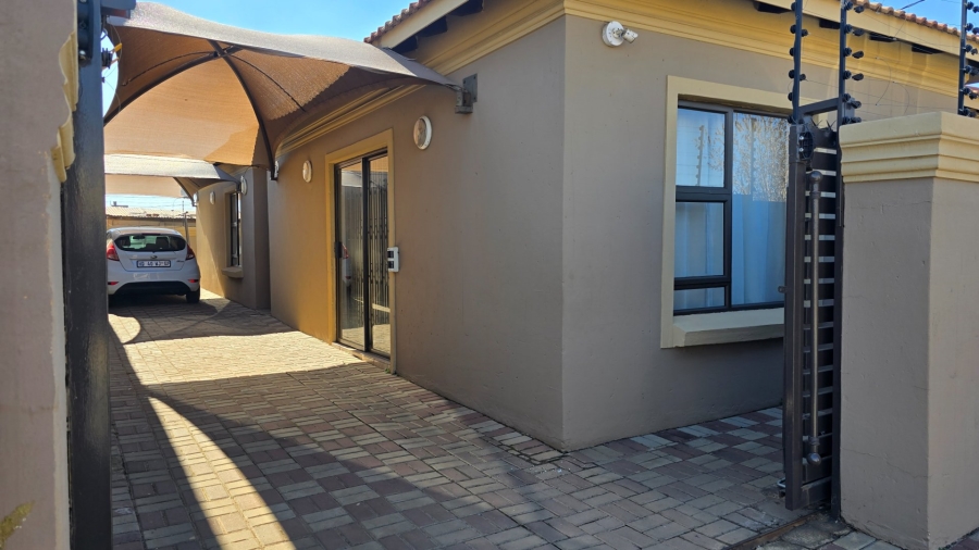 To Let 2 Bedroom Property for Rent in Fulcrum Gauteng