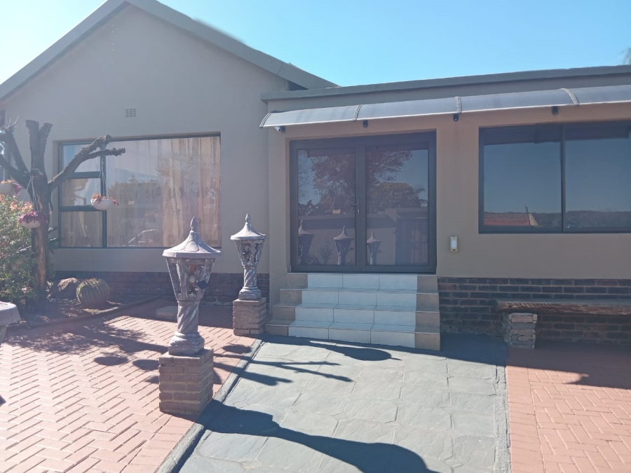 To Let 3 Bedroom Property for Rent in Mulbarton Gauteng