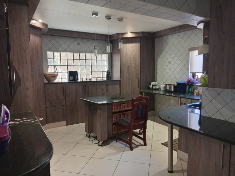To Let 3 Bedroom Property for Rent in Mulbarton Gauteng
