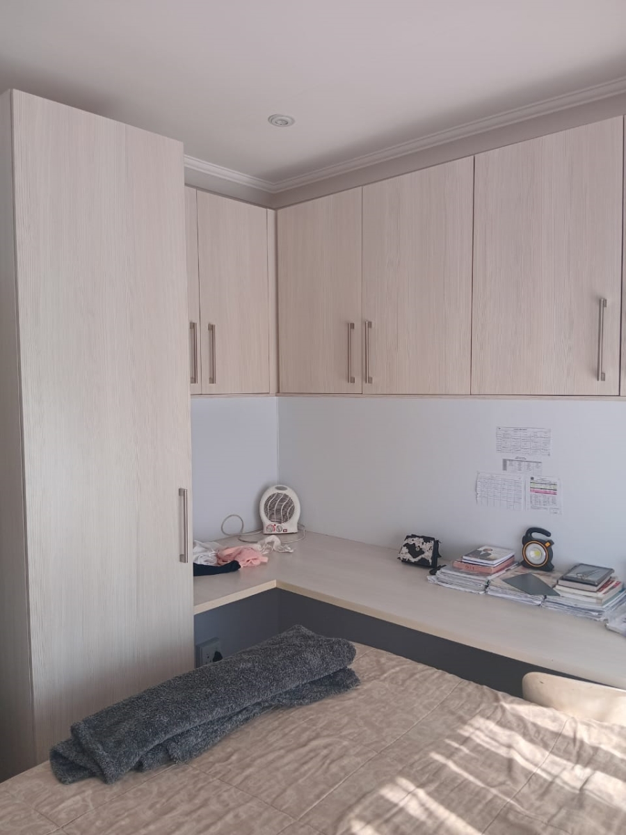 To Let 3 Bedroom Property for Rent in Mulbarton Gauteng
