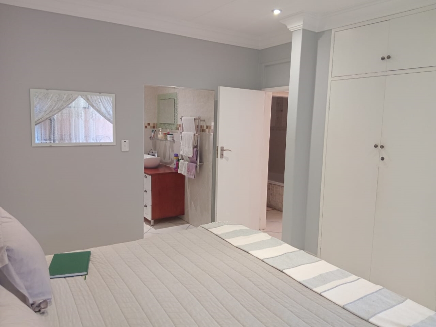 To Let 3 Bedroom Property for Rent in Mulbarton Gauteng