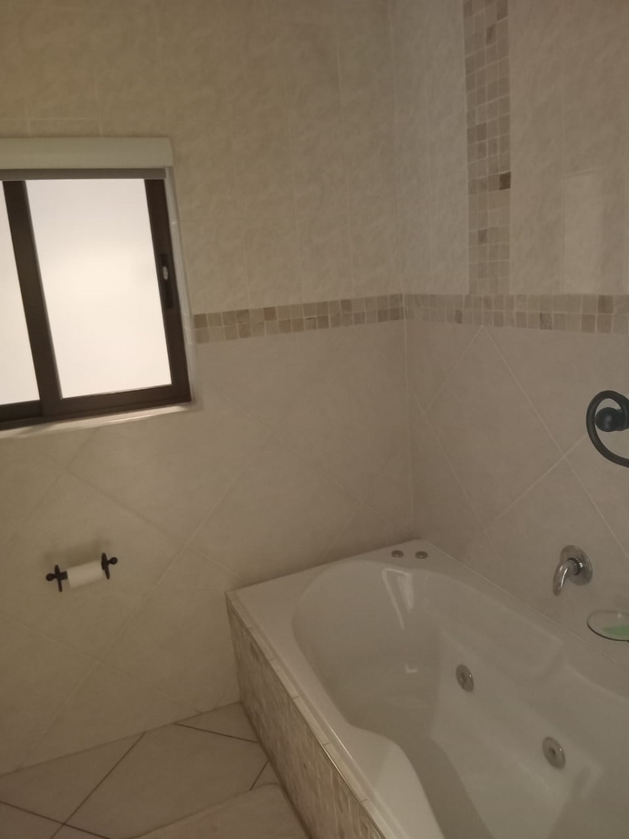 To Let 3 Bedroom Property for Rent in Mulbarton Gauteng