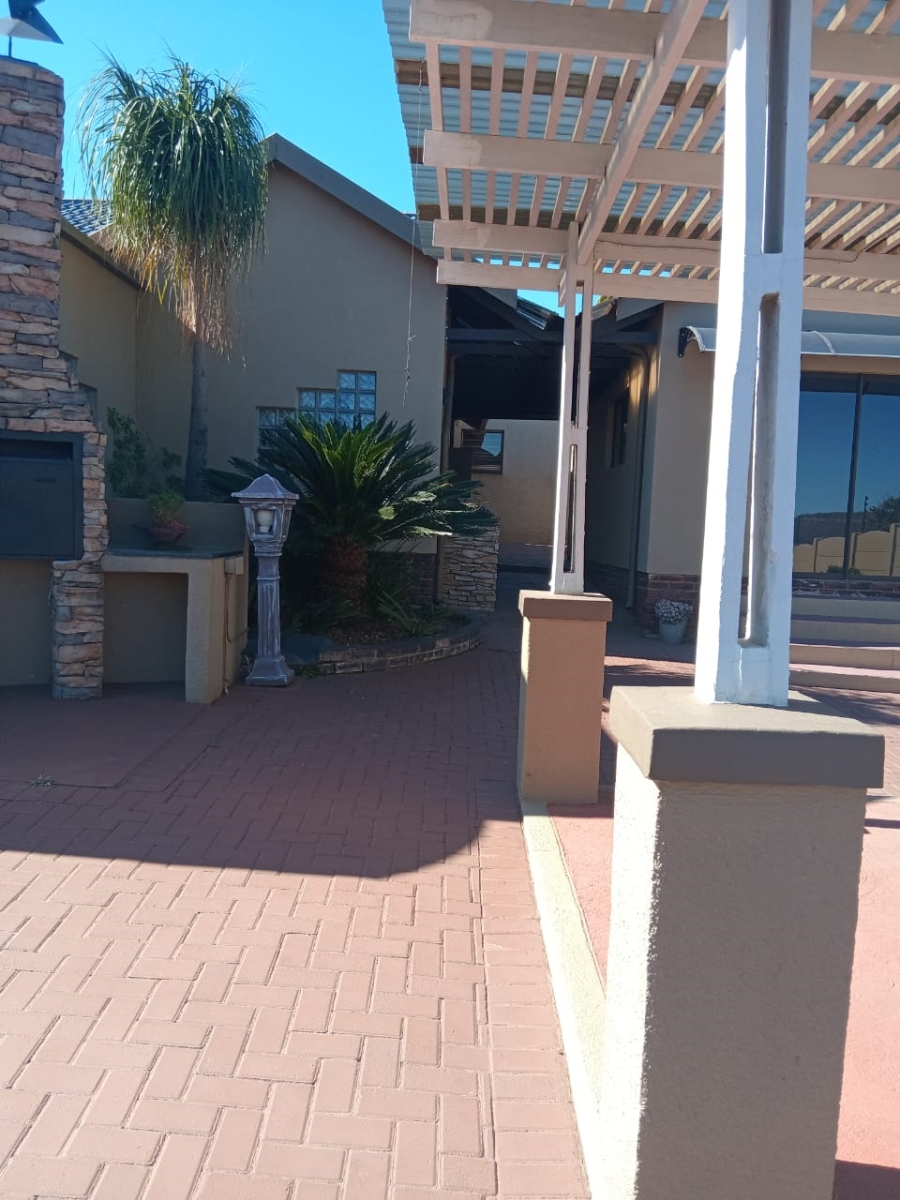 To Let 3 Bedroom Property for Rent in Mulbarton Gauteng