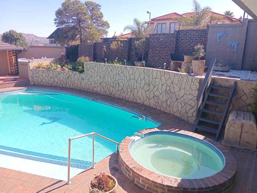 To Let 3 Bedroom Property for Rent in Mulbarton Gauteng