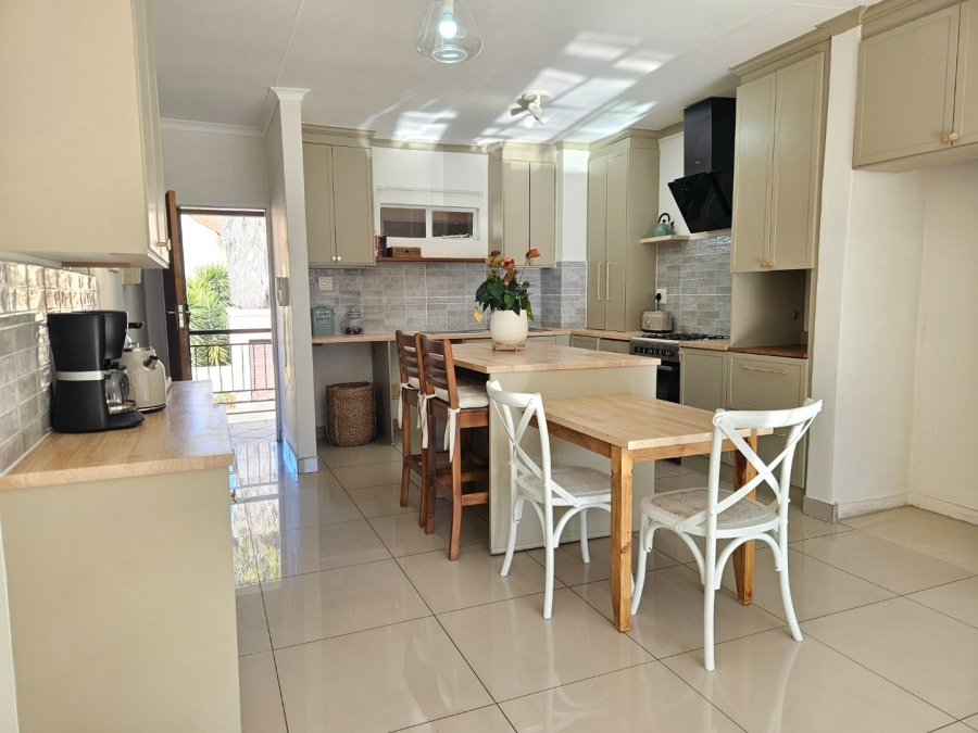 To Let 2 Bedroom Property for Rent in Noordhang Gauteng