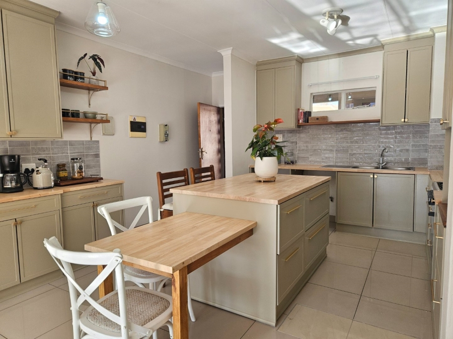 To Let 2 Bedroom Property for Rent in Noordhang Gauteng