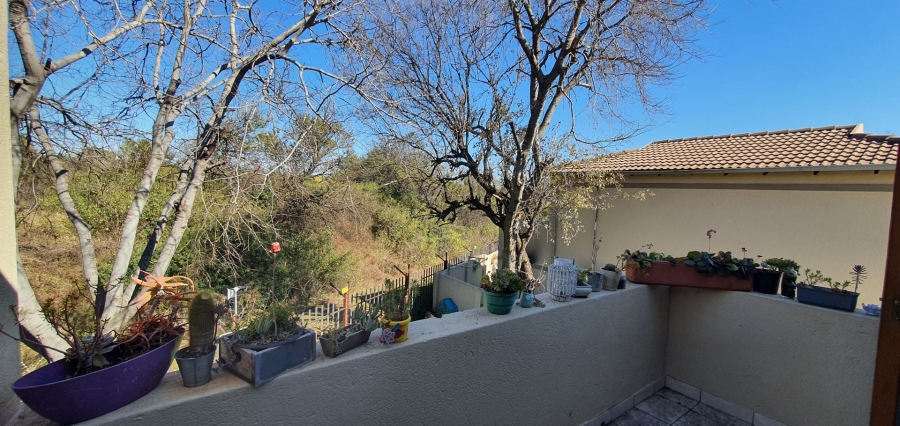 3 Bedroom Property for Sale in Rooihuiskraal North Gauteng