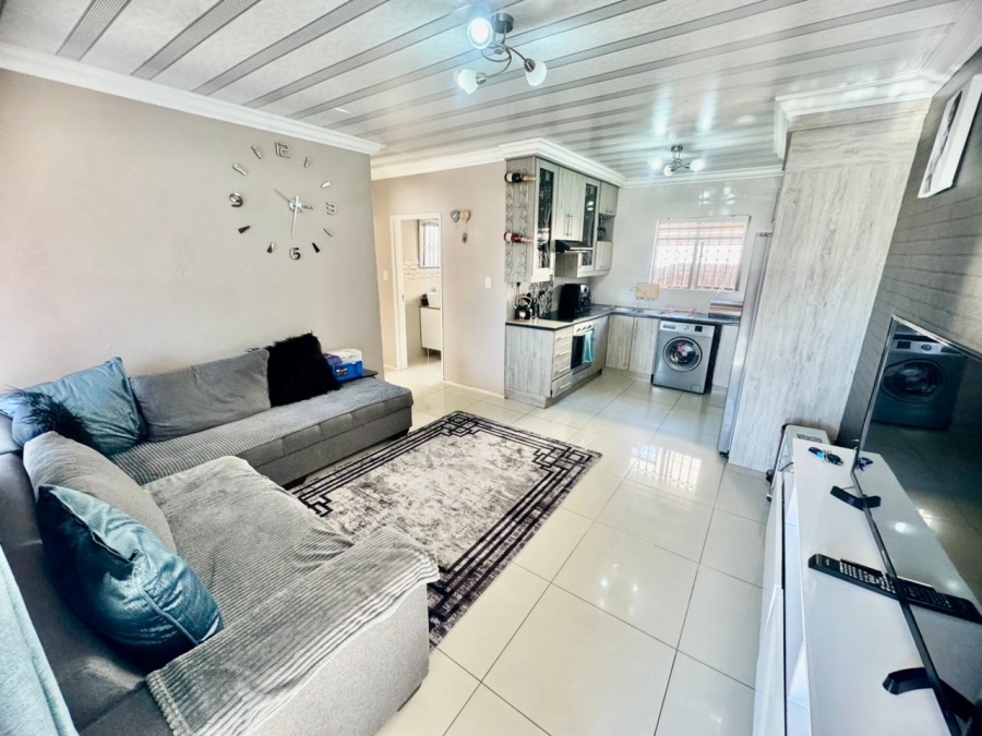 2 Bedroom Property for Sale in Mondeor Gauteng