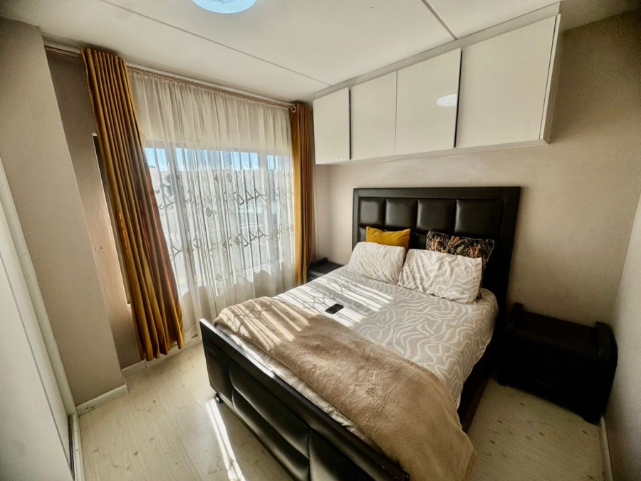 2 Bedroom Property for Sale in Mondeor Gauteng