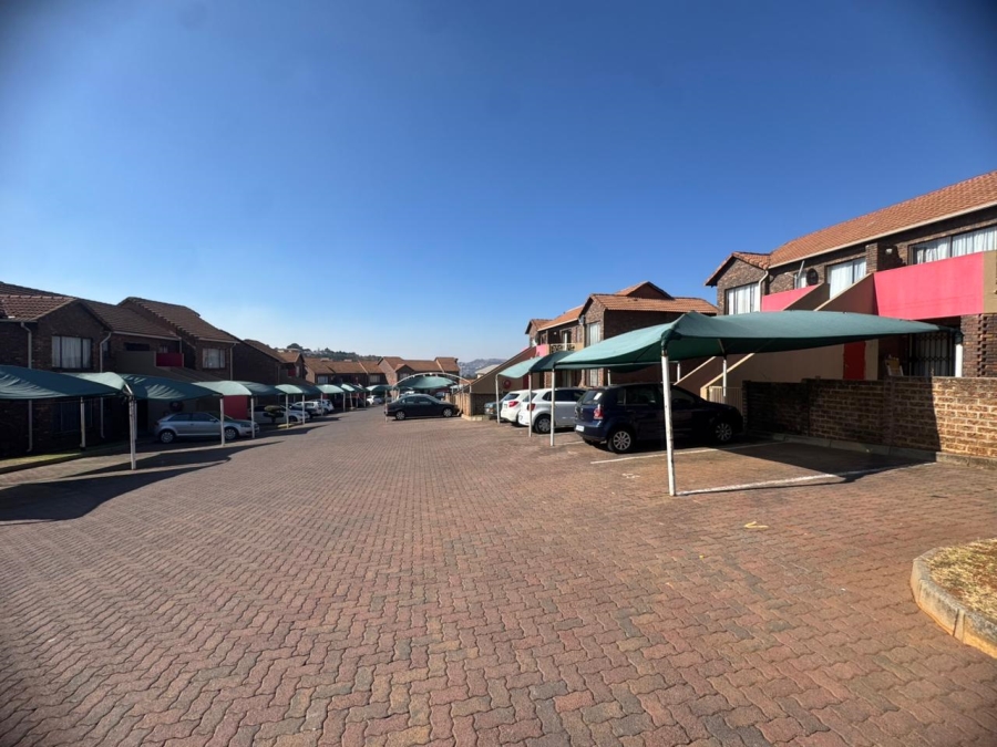 2 Bedroom Property for Sale in Mondeor Gauteng