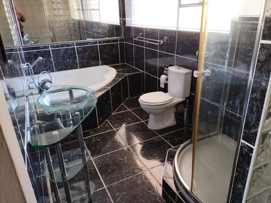 3 Bedroom Property for Sale in Edelweiss Gauteng