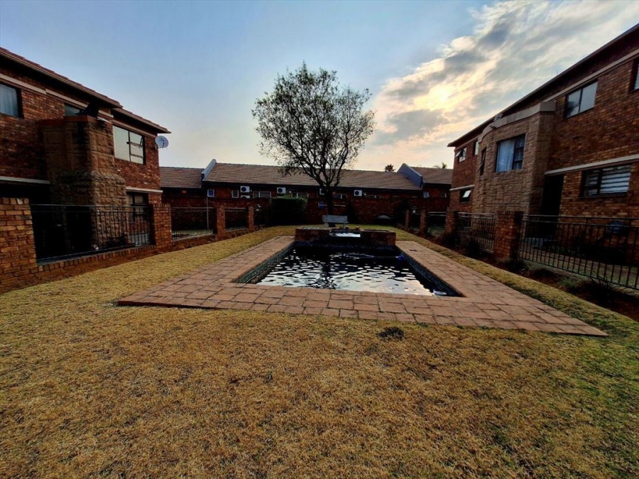 2 Bedroom Property for Sale in Bartlett Gauteng