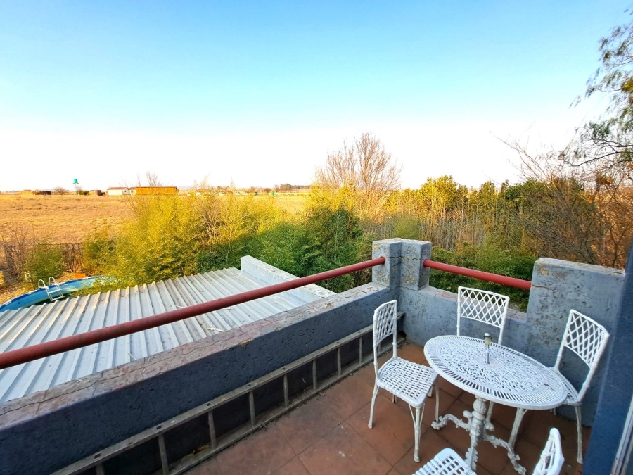 3 Bedroom Property for Sale in Helderstrome AH Gauteng