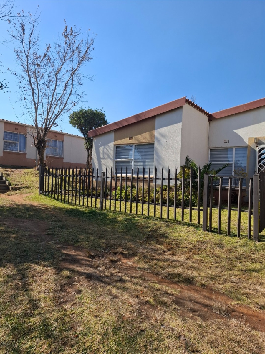 To Let 3 Bedroom Property for Rent in Ridgeway Gauteng