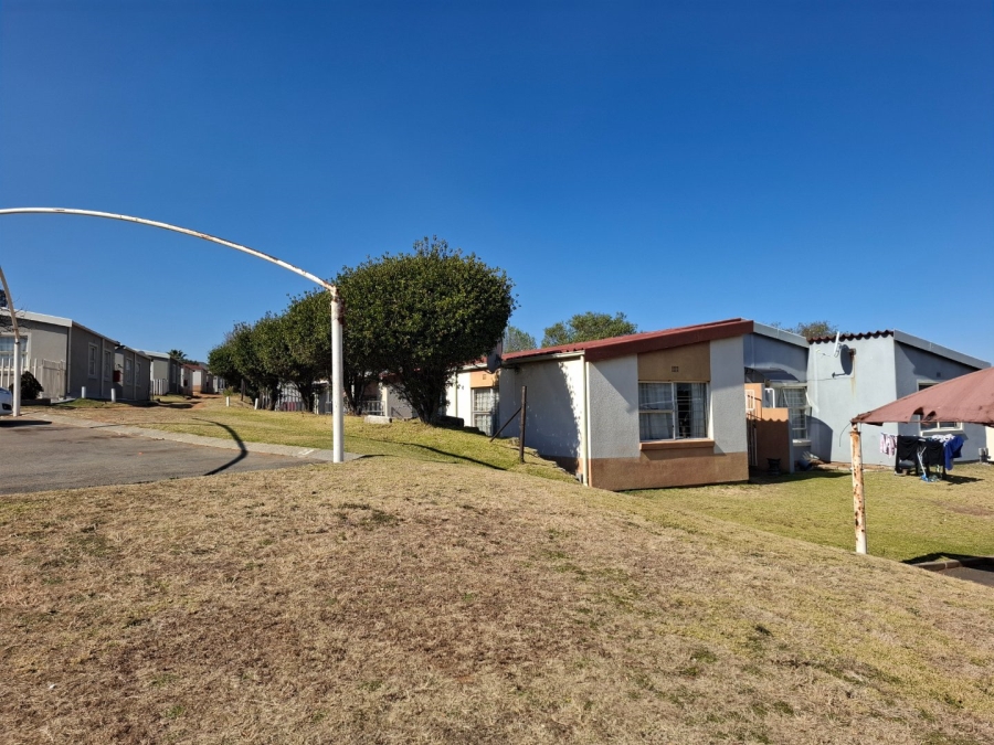 To Let 3 Bedroom Property for Rent in Ridgeway Gauteng