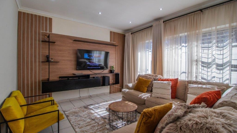 4 Bedroom Property for Sale in Birchleigh North Gauteng