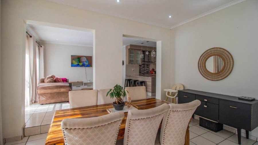 4 Bedroom Property for Sale in Birchleigh North Gauteng