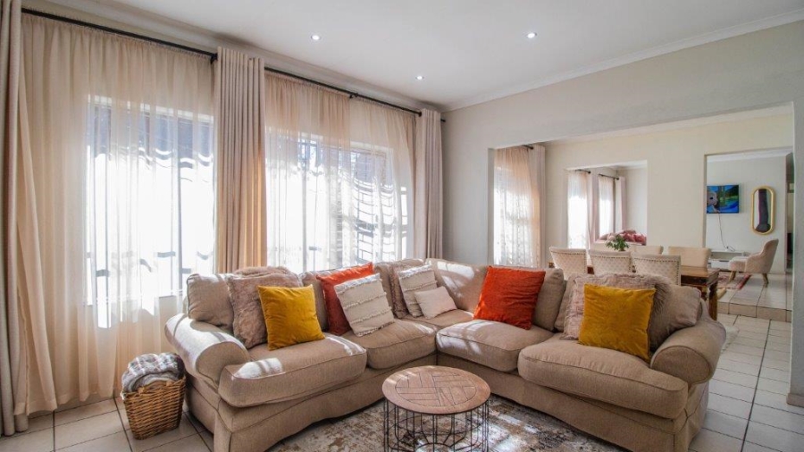 4 Bedroom Property for Sale in Birchleigh North Gauteng