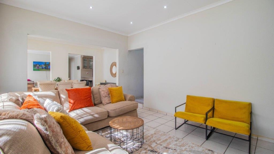 4 Bedroom Property for Sale in Birchleigh North Gauteng