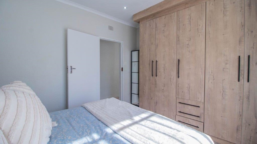 4 Bedroom Property for Sale in Birchleigh North Gauteng