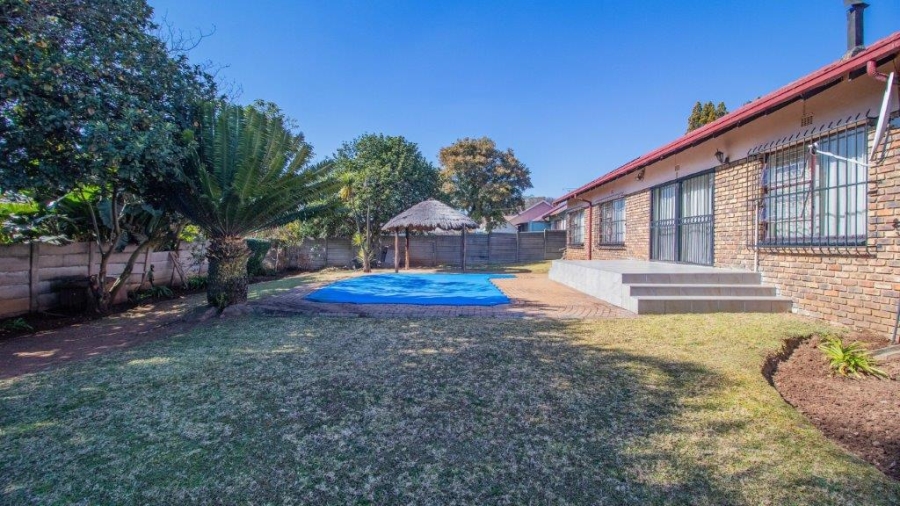 4 Bedroom Property for Sale in Birchleigh North Gauteng